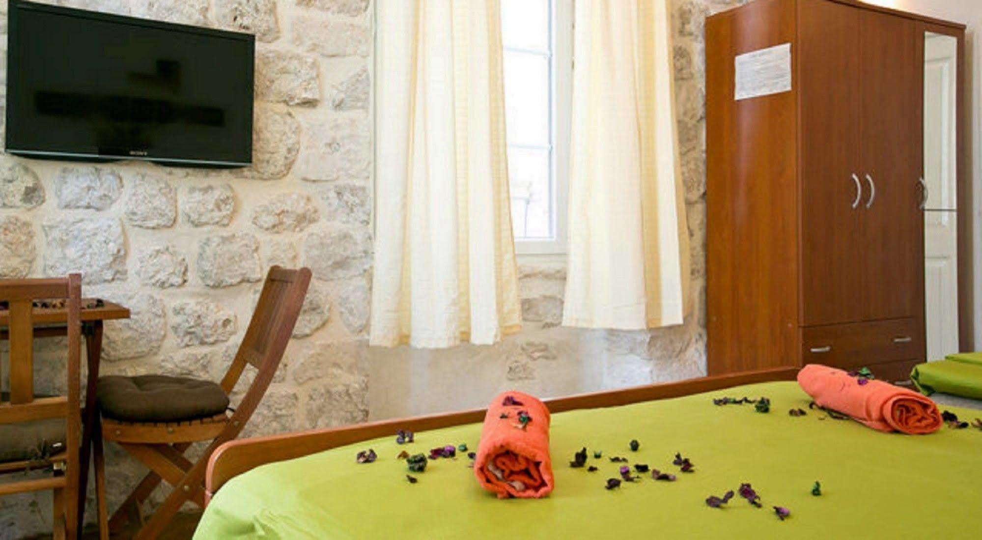 Rooms Eden Old Town Дубровник Екстер'єр фото
